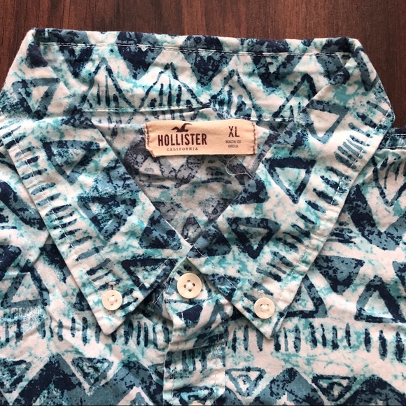 Hollister All-Over Print Top sz XL - Picture 2 of 2